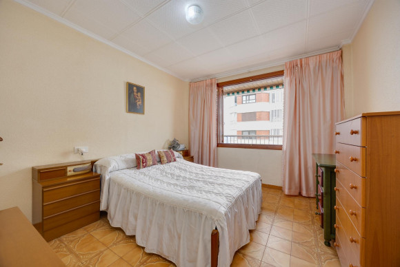 Resale - Apartment  - Torrevieja - Playa del Acequión