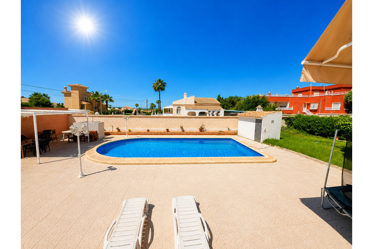 Herverkoop - Villa - Torrevieja - La siesta