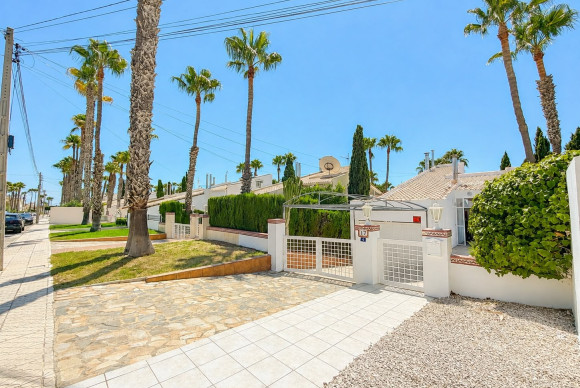 Reventa - Detached Villa - Orihuela Costa - Villamartin
