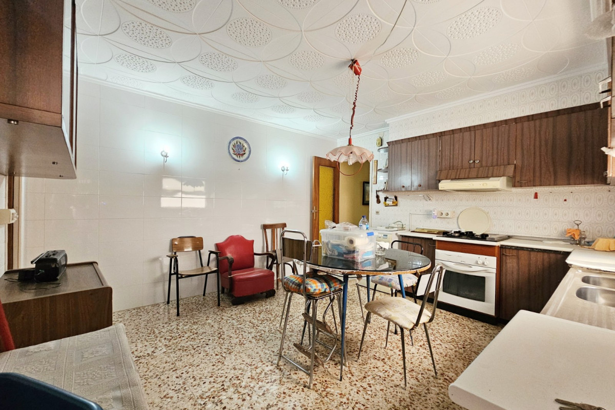 Herverkoop - Building (Mixed-Use) - Torrevieja - Torrevieja - Centre