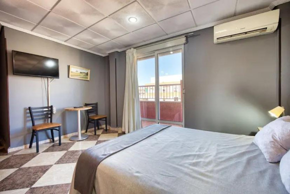 Herverkoop - Hotel - Torrevieja - Centro