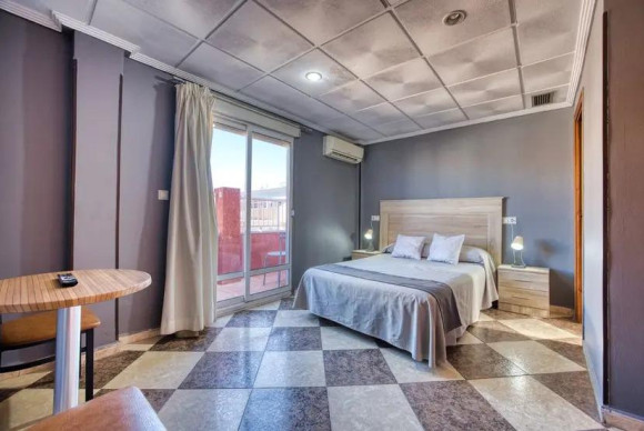 Herverkoop - Hotel - Torrevieja - Centro