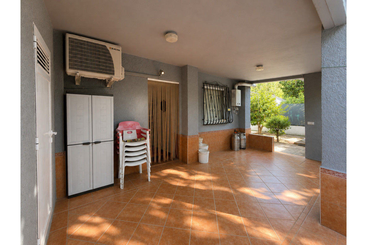 Herverkoop - Villa - Oliva - Oliva Nova