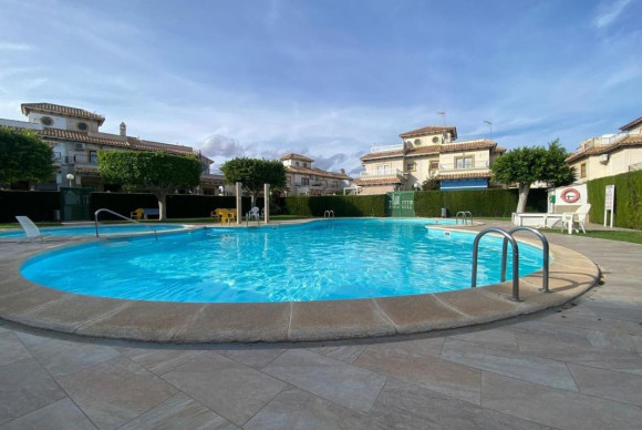 Herverkoop - Villa - Orihuela