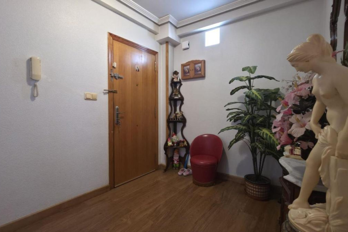 Resale - Apartment  - Torrevieja - torrevieja