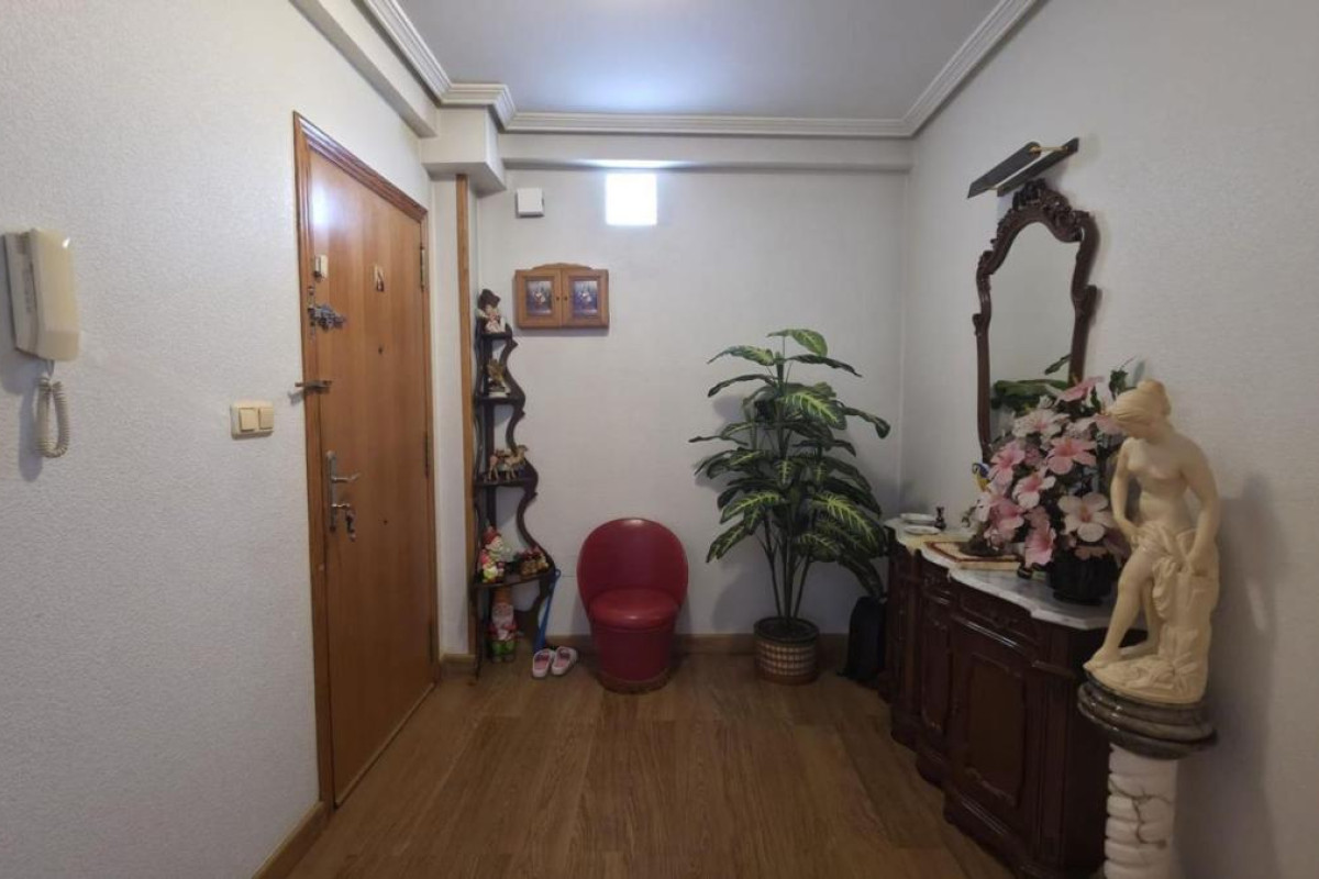 Resale - Apartment  - Torrevieja - torrevieja