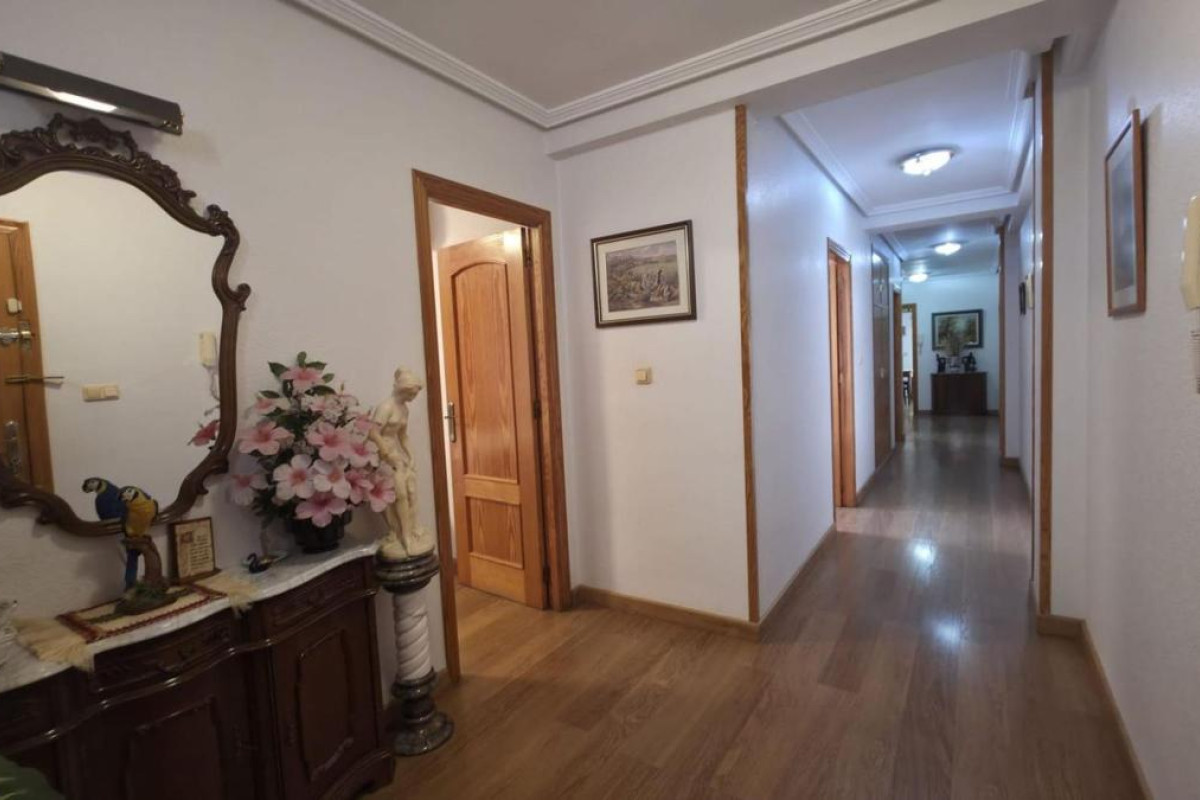Resale - Apartment  - Torrevieja - torrevieja