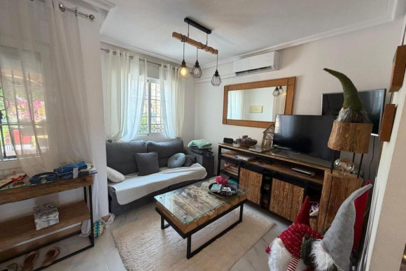 Resale - Villa - Torrevieja - torrevieja