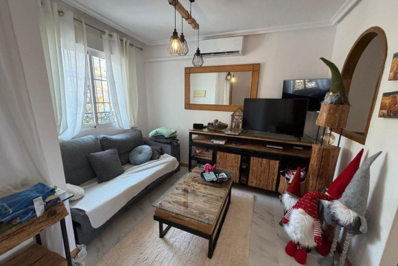 Resale - Villa - Torrevieja - torrevieja