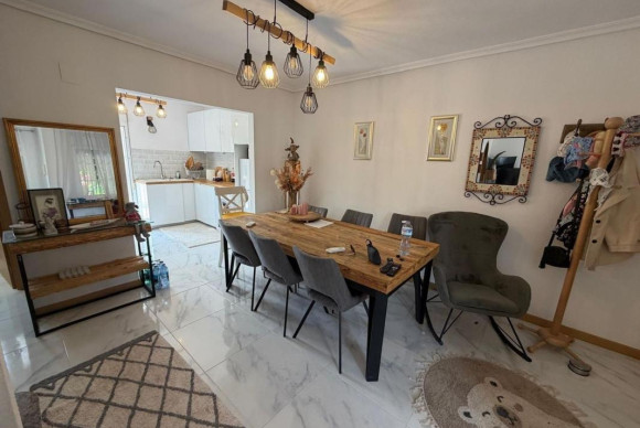 Resale - Villa - Torrevieja - torrevieja