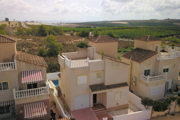 Herverkoop - Vrijstaande Villa - San Miguel de Salinas - Lake View Mansions