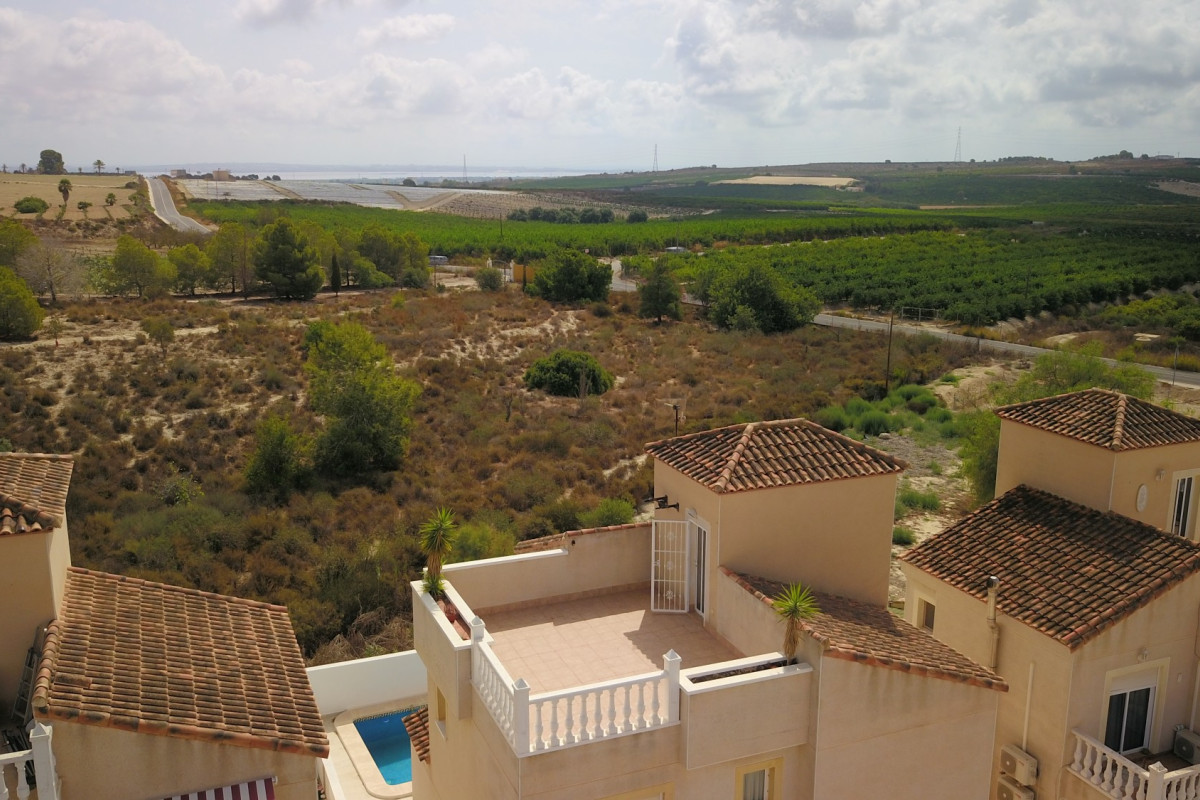 Herverkoop - Vrijstaande Villa - San Miguel de Salinas - Lake View Mansions