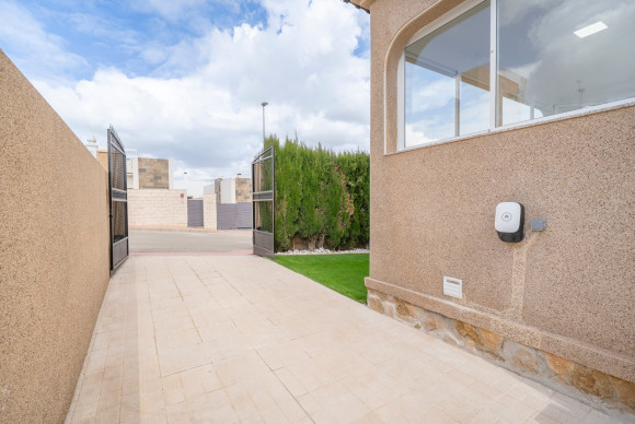 Reventa - Detached Villa - Orihuela Costa - Villamartin