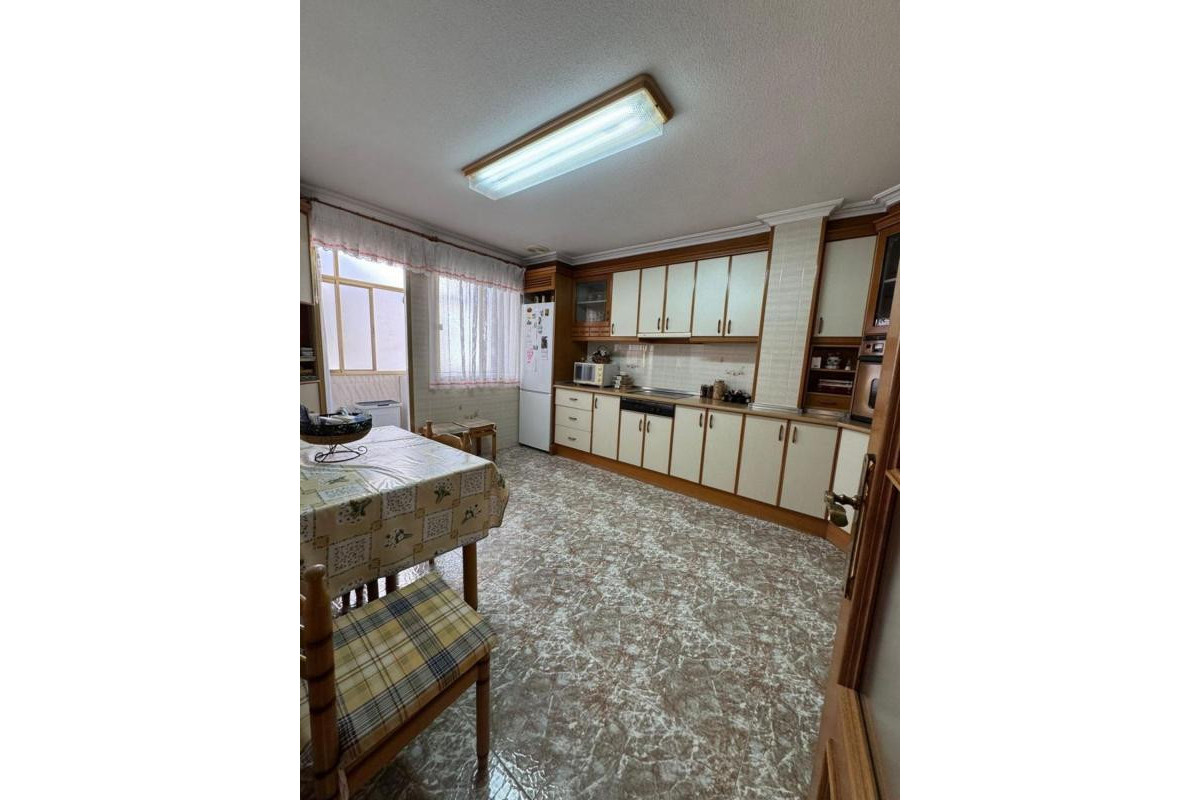 Resale - Apartment  - Torrevieja - torrevieja