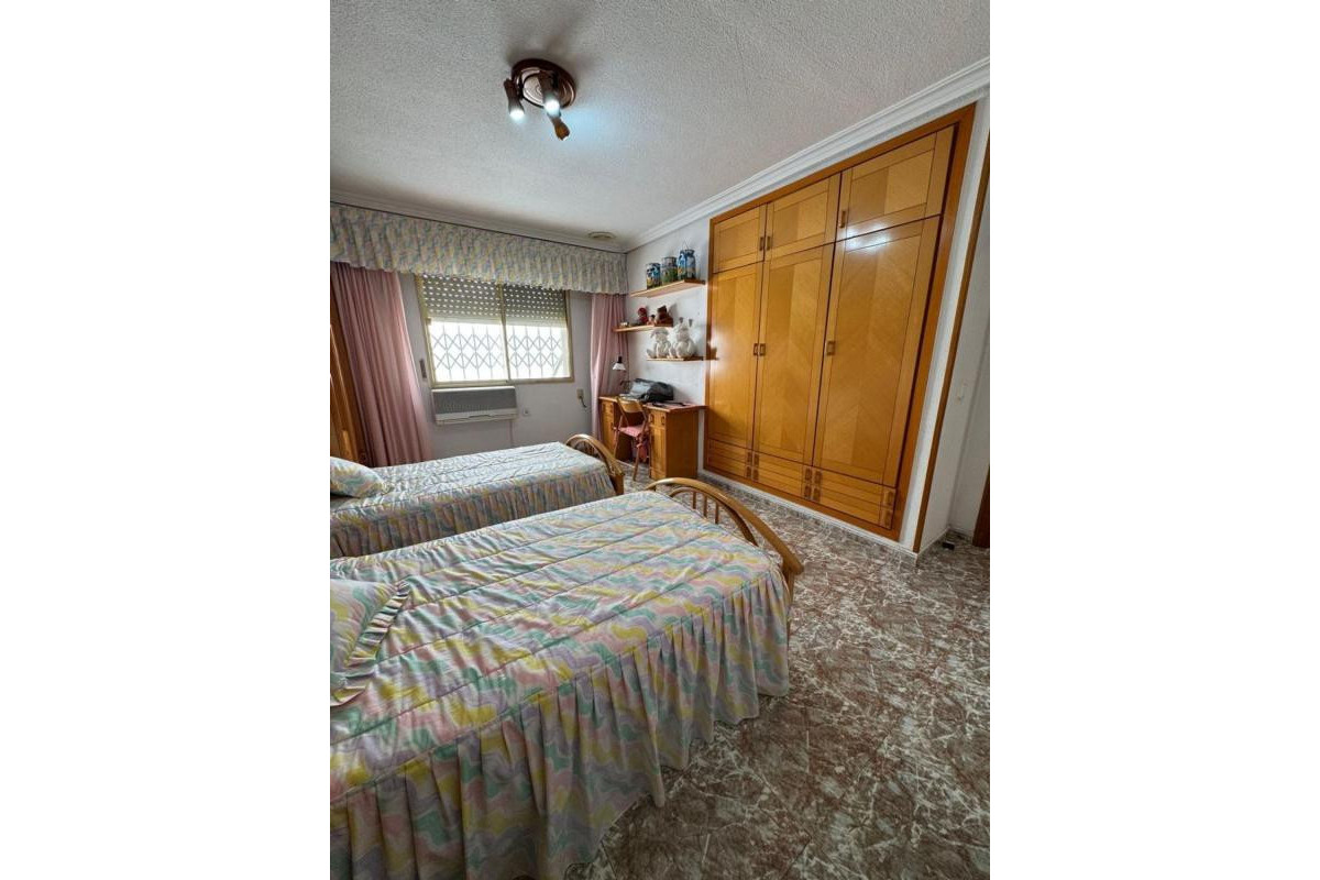 Resale - Apartment  - Torrevieja - torrevieja