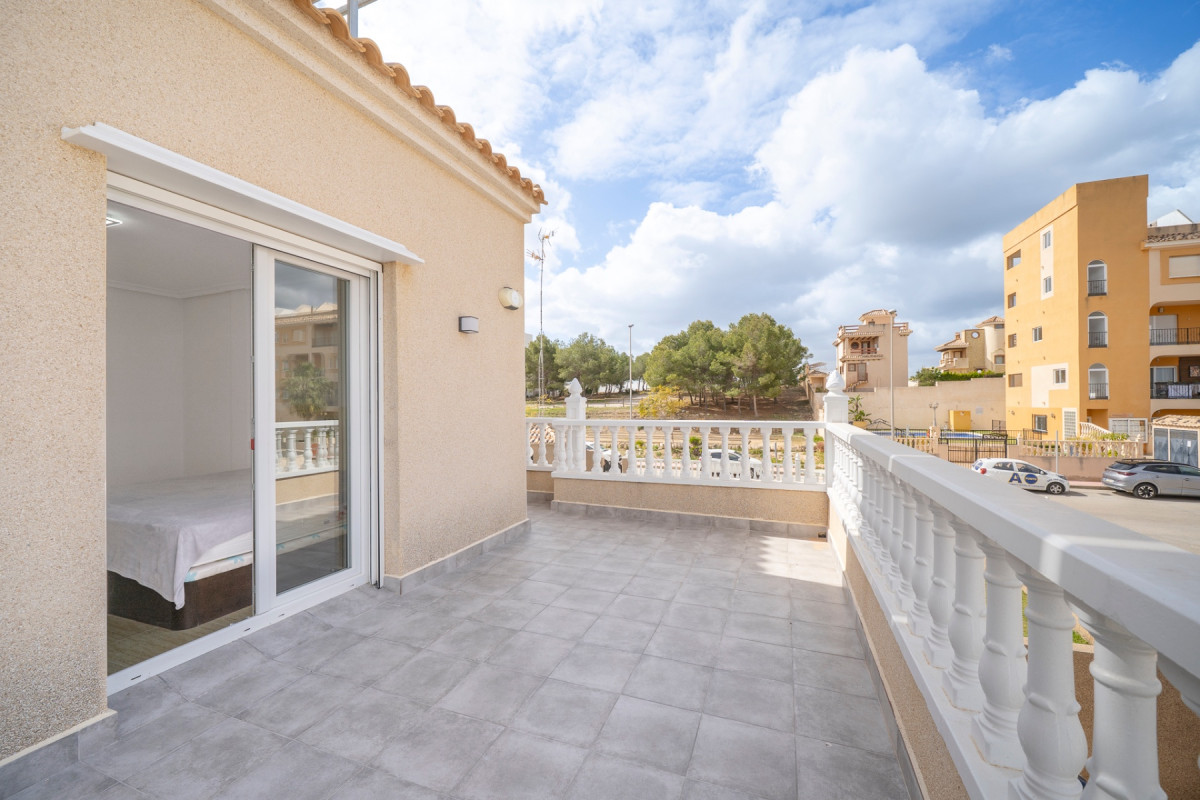Reventa - Villa - Orihuela Costa - PAU 26