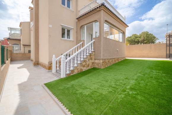 Reventa - Villa - Orihuela Costa - PAU 26