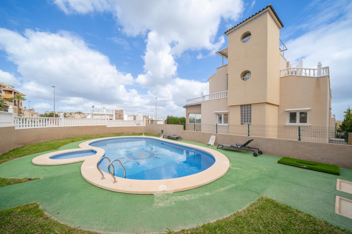 Reventa - Villa - Orihuela Costa - PAU 26