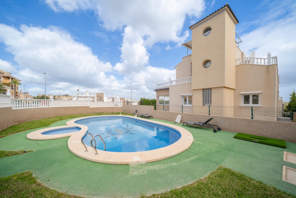 Reventa - Villa - Orihuela Costa - PAU 26