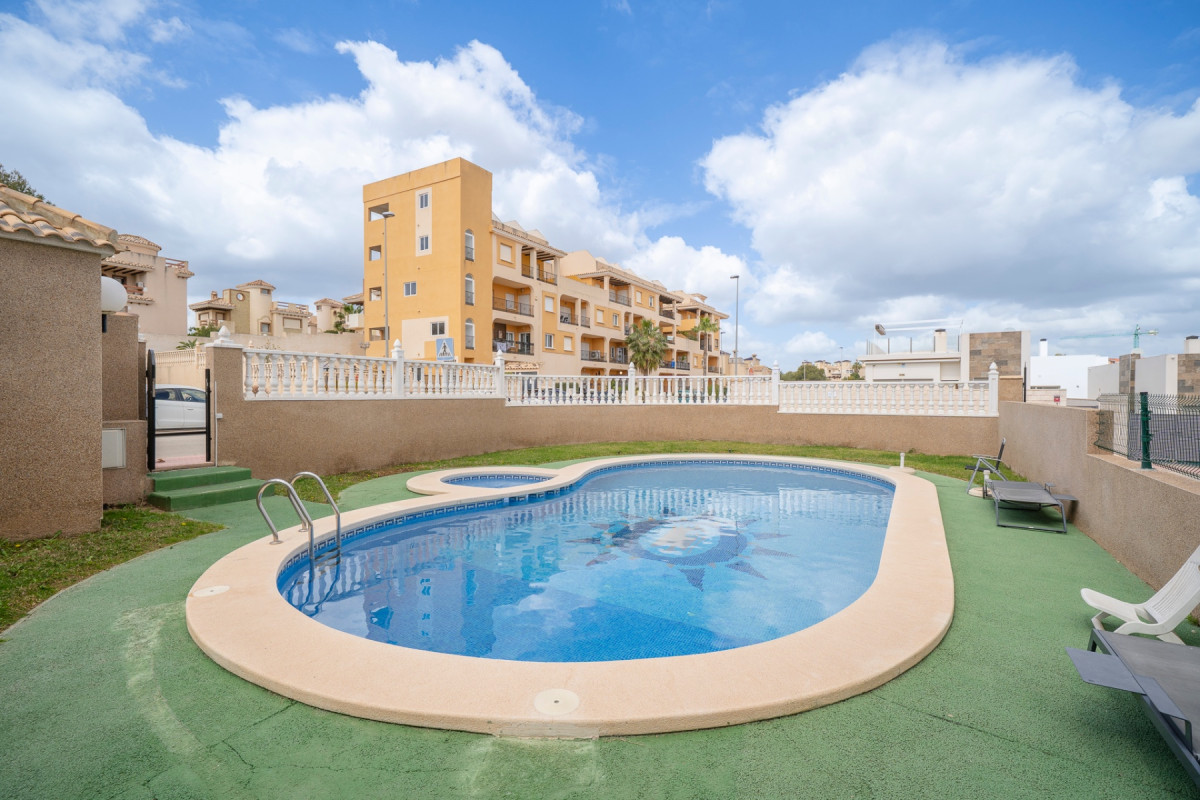 Reventa - Villa - Orihuela Costa - PAU 26