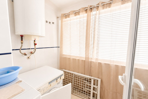 Resale - Apartment  - Orihuela Costa - Punta Prima