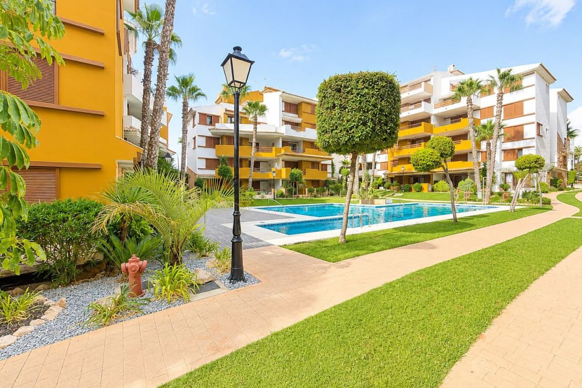 Resale - Apartment  - Orihuela Costa - Punta Prima