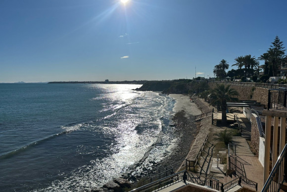 Resale - Apartment  - Orihuela Costa - Punta Prima