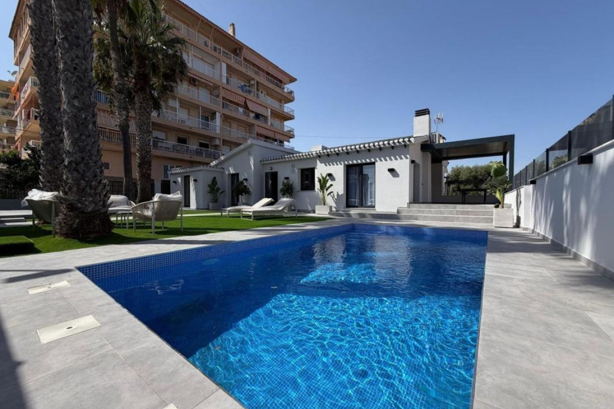 Herverkoop - Villa - Torrevieja - torrevieja