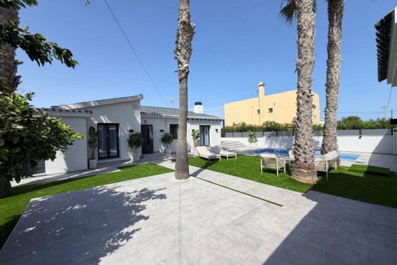 Herverkoop - Villa - Torrevieja - torrevieja