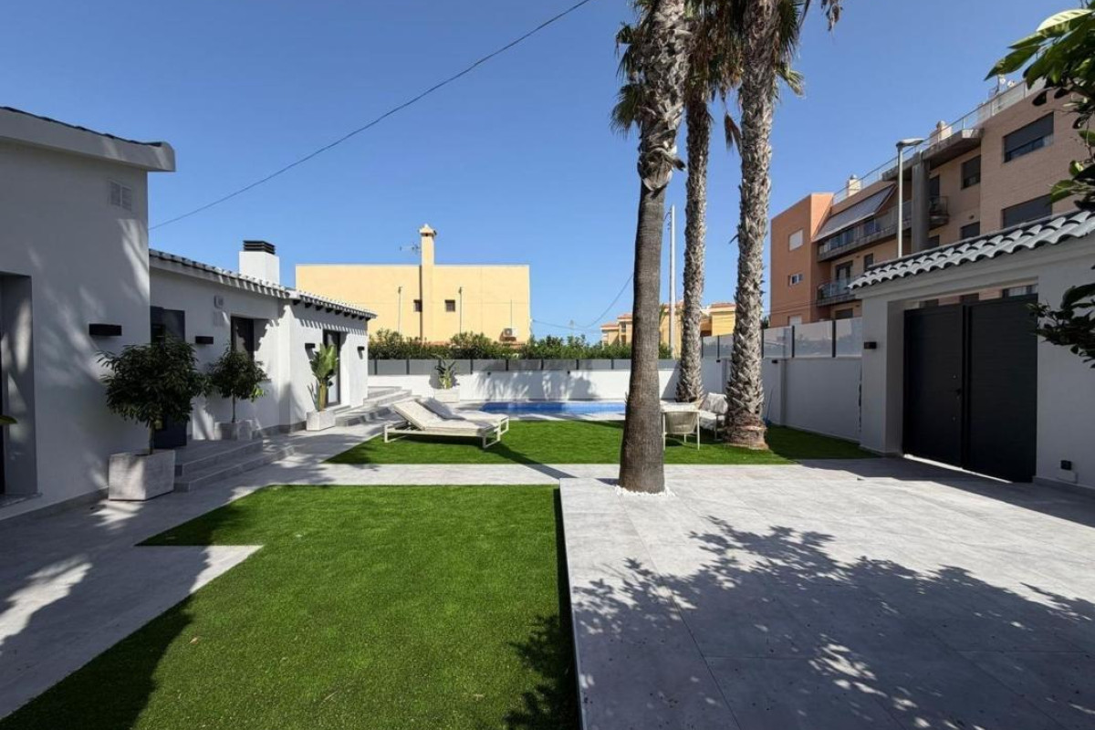Herverkoop - Villa - Torrevieja - torrevieja