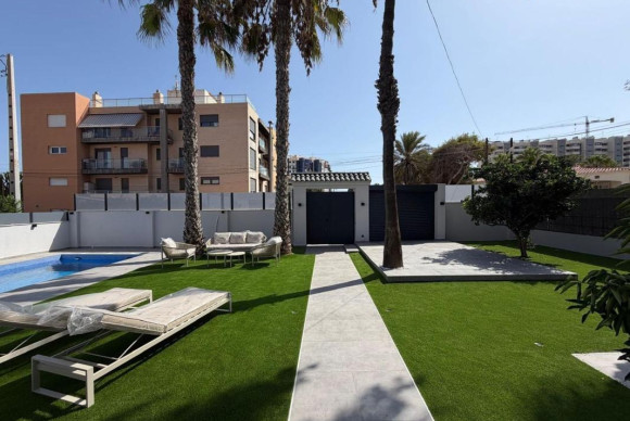 Herverkoop - Villa - Torrevieja - torrevieja