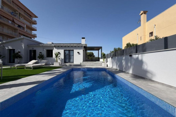 Herverkoop - Villa - Torrevieja - torrevieja
