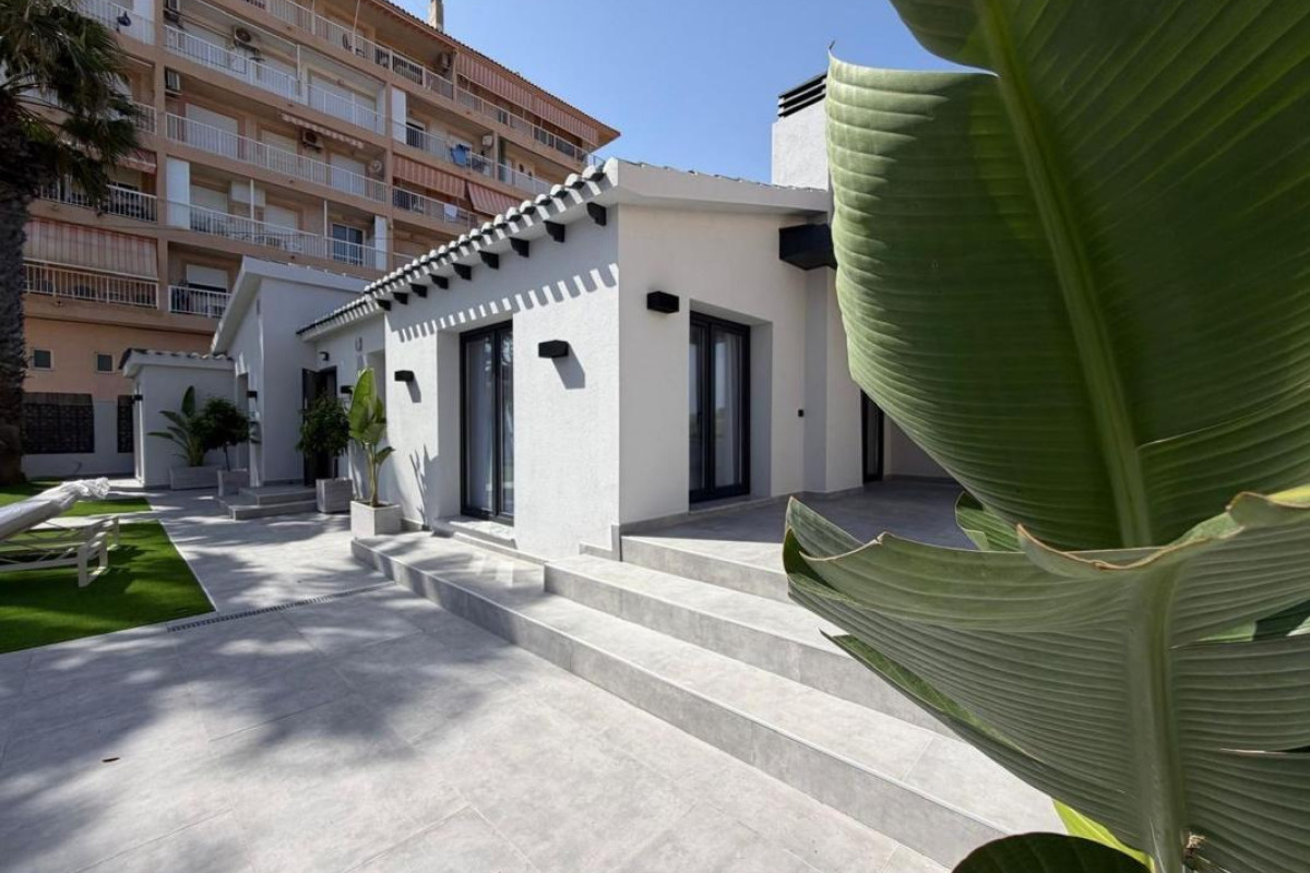 Herverkoop - Villa - Torrevieja - torrevieja