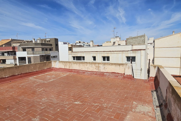 Herverkoop - Building (Mixed-Use) - Torrevieja - Torrevieja - Centre