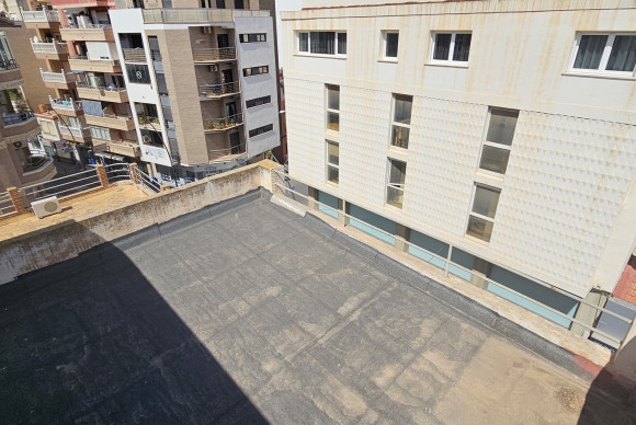 Herverkoop - Building (Mixed-Use) - Torrevieja - Torrevieja - Centre