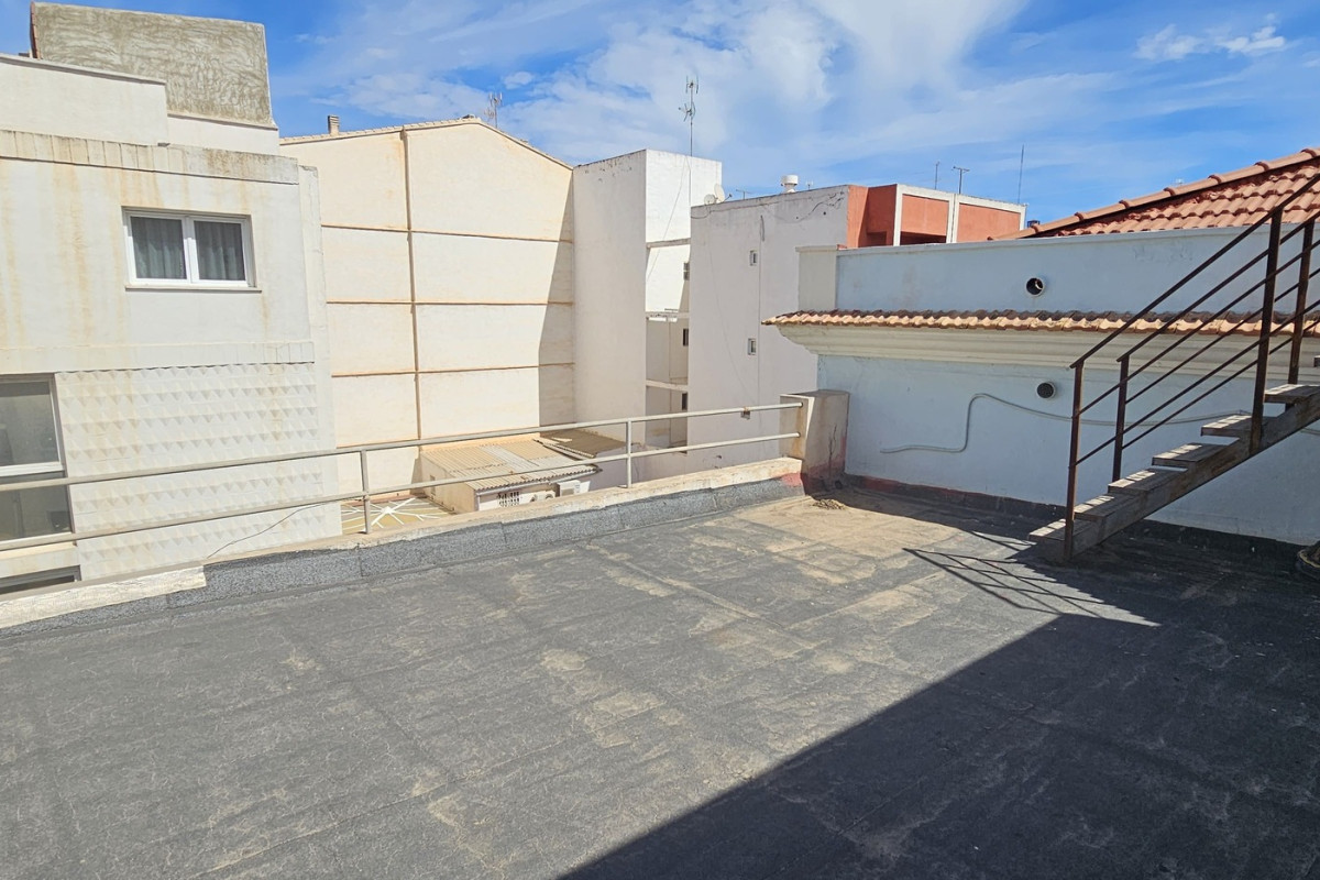 Herverkoop - Building (Mixed-Use) - Torrevieja - Torrevieja - Centre