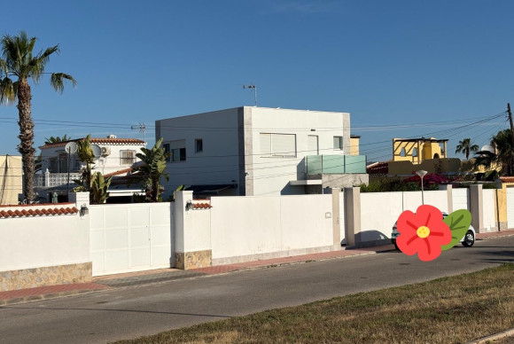Herverkoop - Vrijstaande Villa - Torrevieja - Torretas