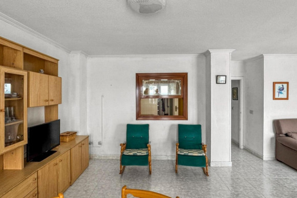 Resale - Apartment  - Torrevieja - Playa de los Locos
