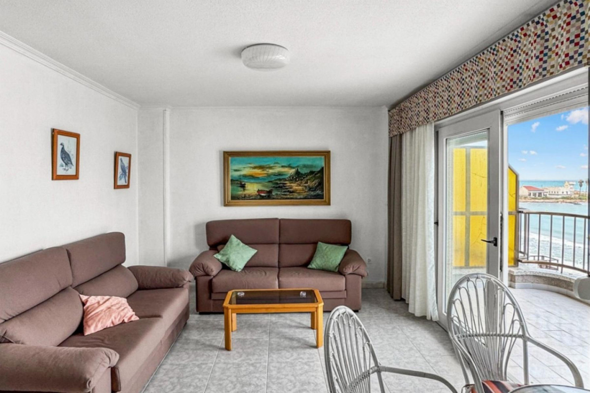 Resale - Apartment  - Torrevieja - Playa de los Locos