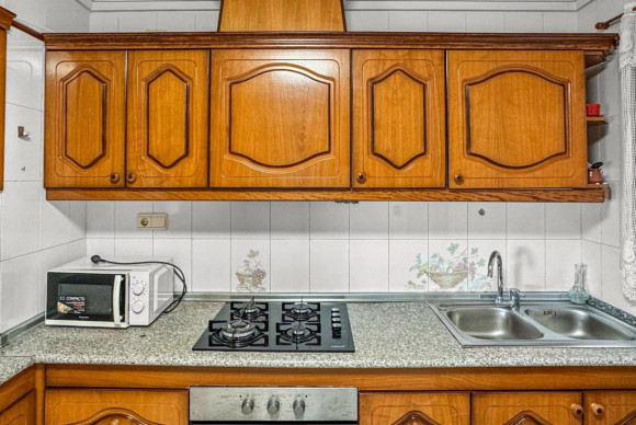 Resale - Apartment  - Torrevieja - Playa de los Locos