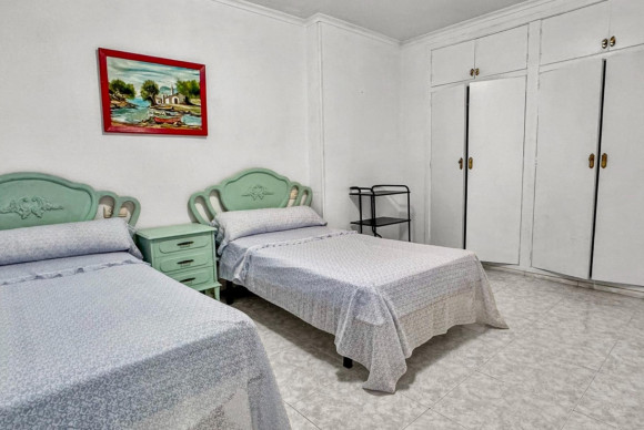 Resale - Apartment  - Torrevieja - Playa de los Locos