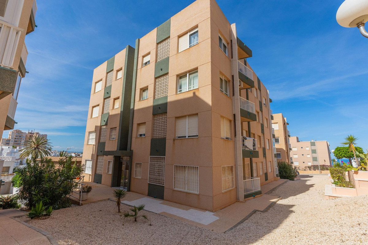 Resale - Apartment  - Torrevieja - Cabo cervera