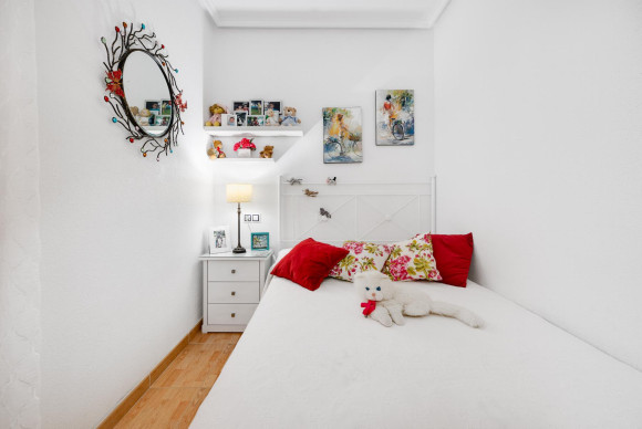 Resale - Apartment  - Torrevieja - Playa del Acequión