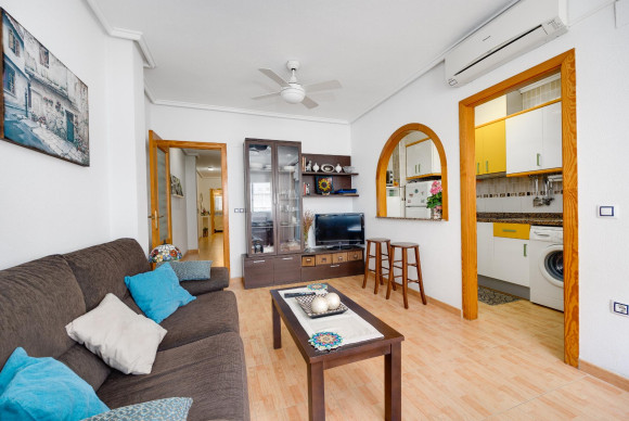 Resale - Apartment  - Torrevieja - Playa del Acequión