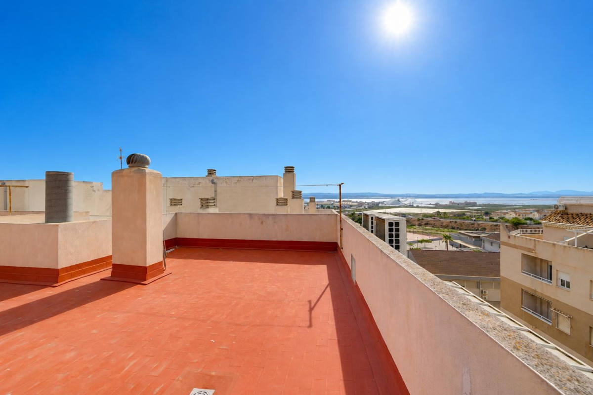 Resale - Apartment  - Torrevieja - Playa del Acequión