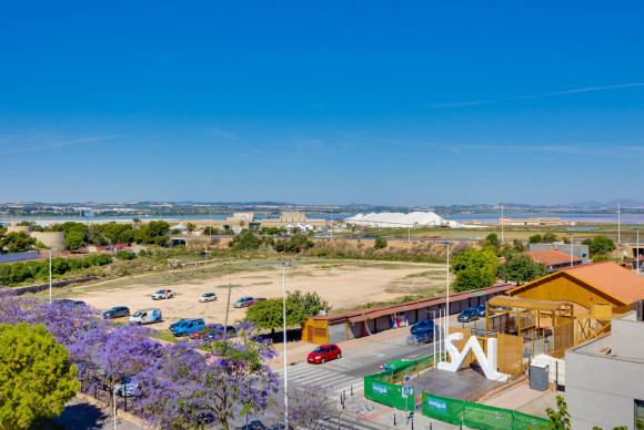 Resale - Apartment  - Torrevieja - Playa del Acequión
