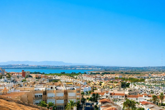 Resale - Apartment  - Torrevieja - Torre del moro