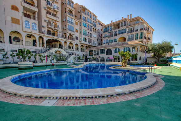 Resale - Apartment  - Torrevieja - Torre del moro