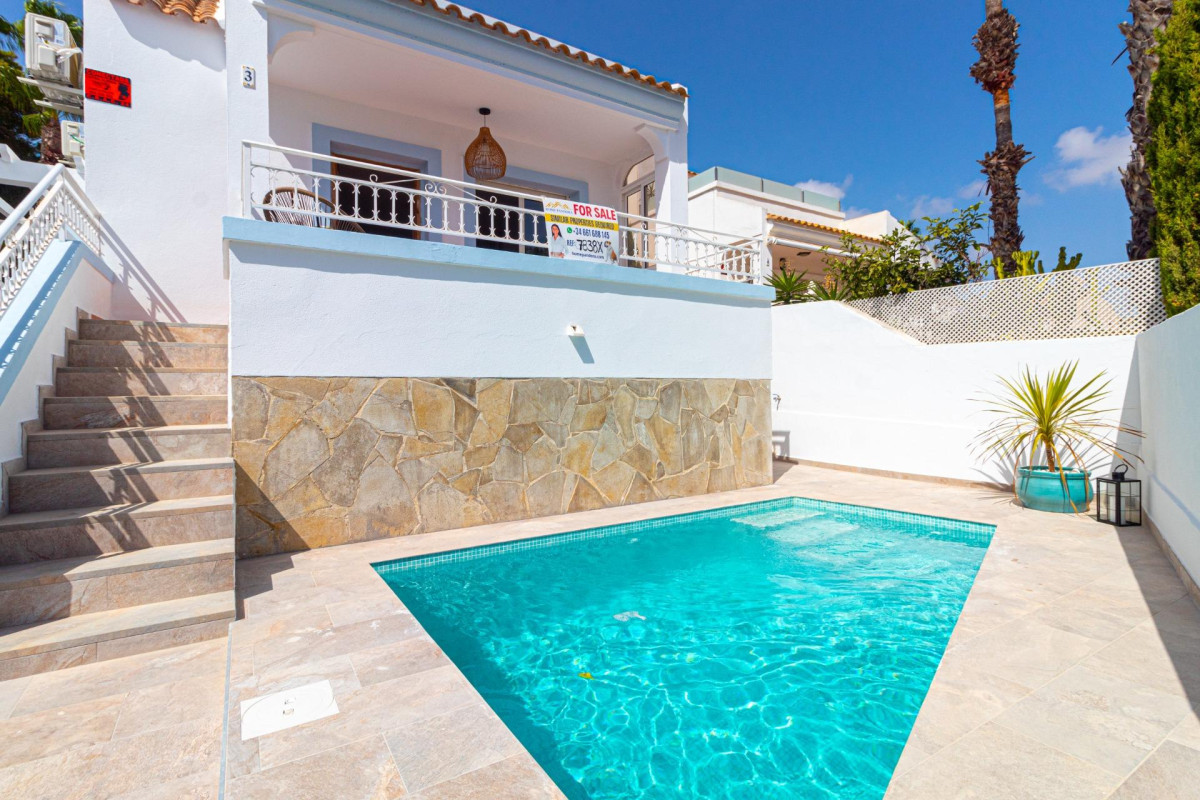 Resale - Villa - Orihuela Costa - Villamartin
