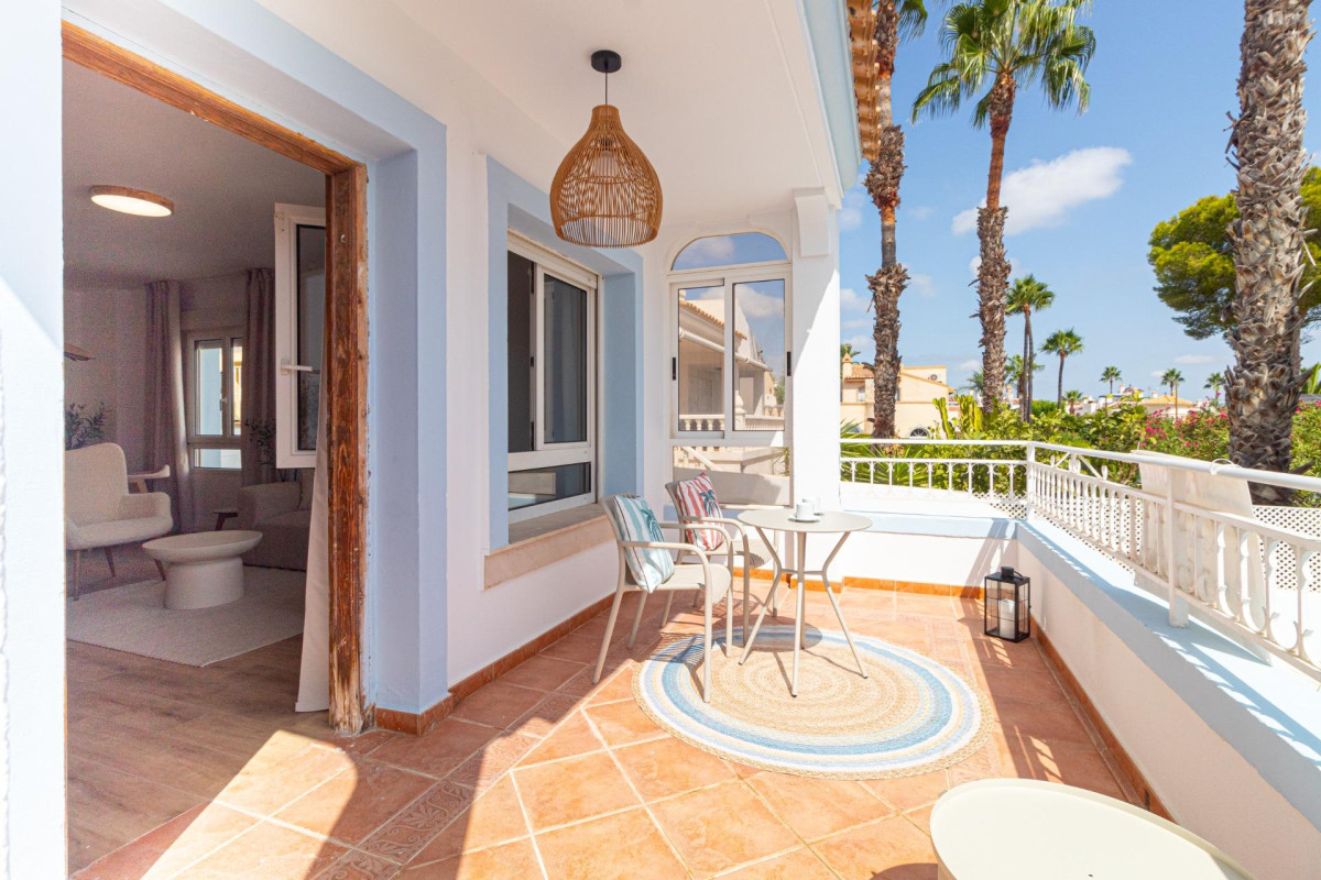 Resale - Villa - Orihuela Costa - Villamartin